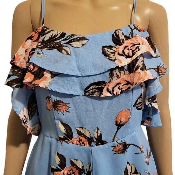 Floral Romper By Charlotte Russe (size S) - Picture 4 of 5